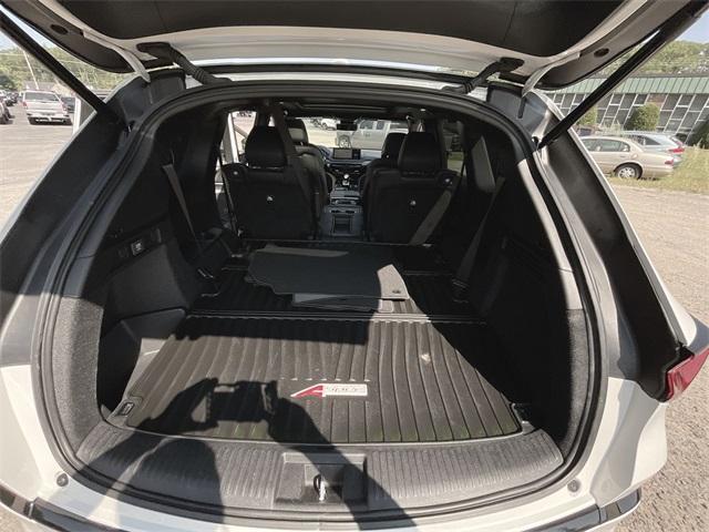 Photo of 2023 Platinum White Pearl Acura MDX