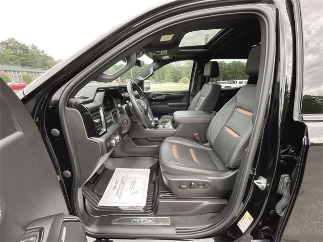 Photo of 2024 Onyx Black GMC Sierra 1500