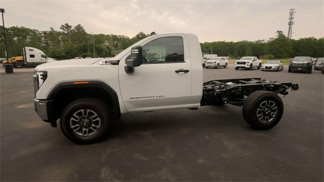 Photo of 2025 Summit White GMC Sierra 3500