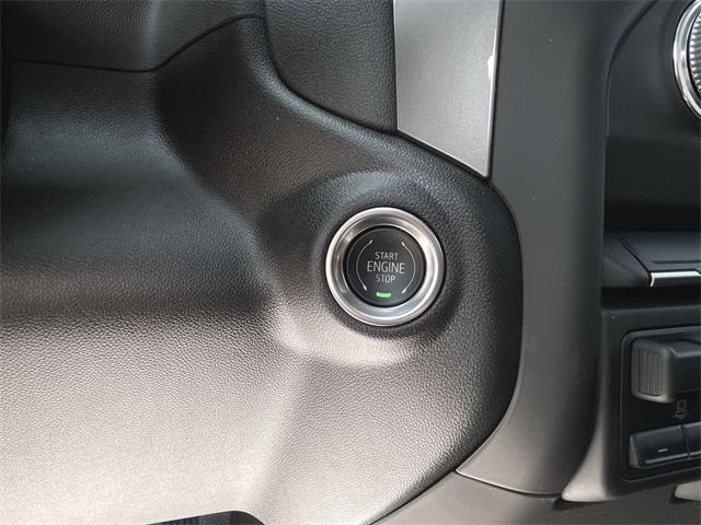 Photo of 2025 Summit White GMC Sierra 2500