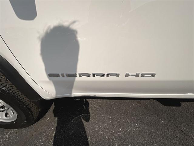 Photo of 2025 Summit White GMC Sierra 2500