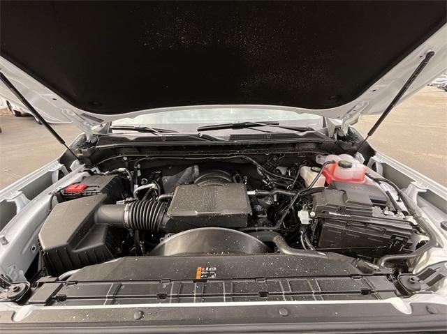 Photo of 2025 Summit White GMC Sierra 2500