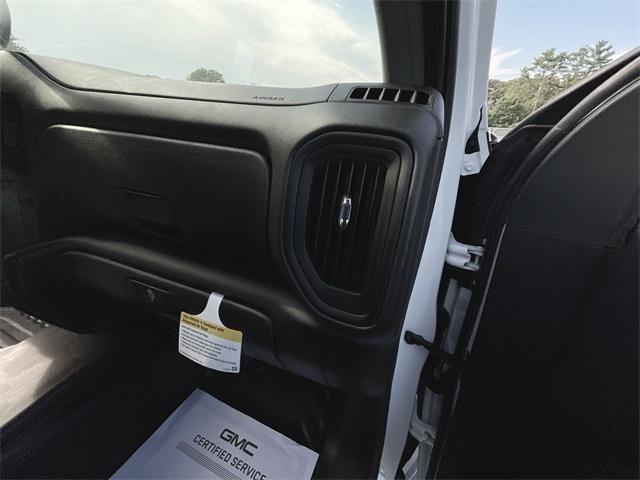 Photo of 2025 Summit White GMC Sierra 2500