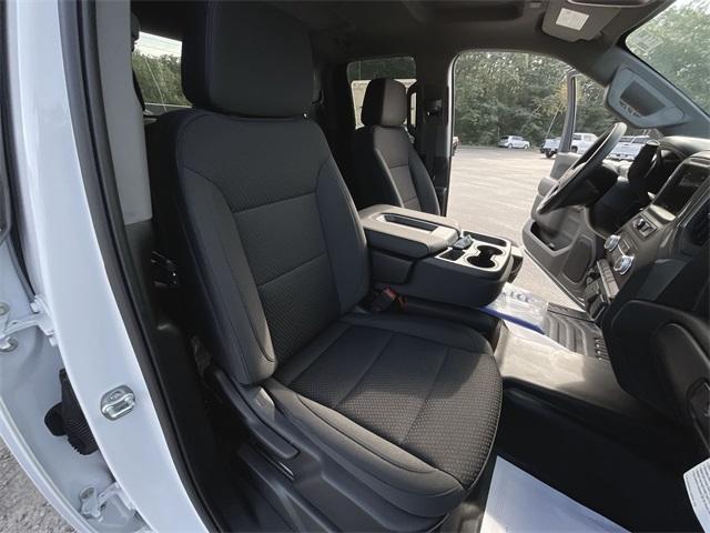 Photo of 2025 Summit White GMC Sierra 2500