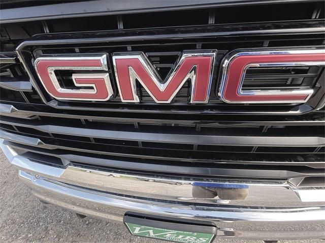 Photo of 2025 Summit White GMC Sierra 2500