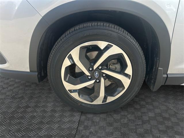 Photo of 2023 Ice Silver Metallic Subaru Forester