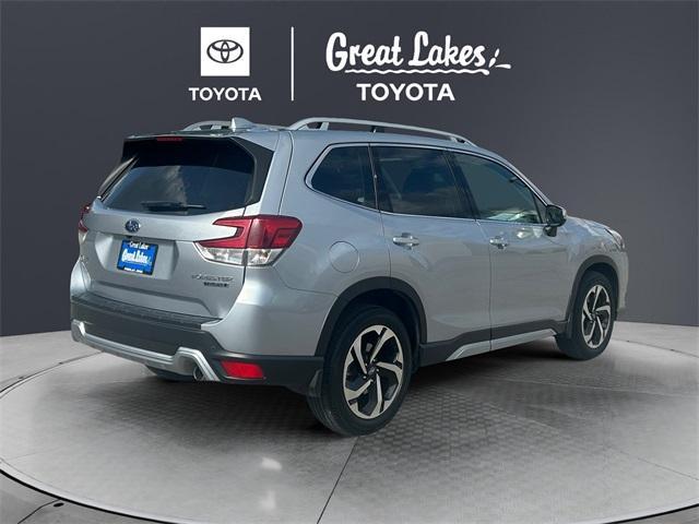 Photo of 2023 Ice Silver Metallic Subaru Forester