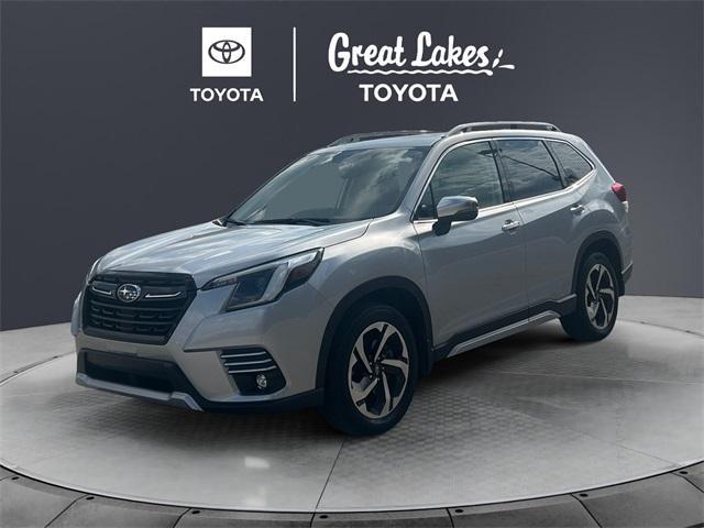 Photo of 2023 Ice Silver Metallic Subaru Forester