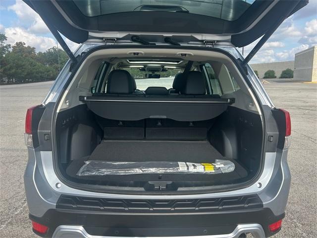 Photo of 2023 Ice Silver Metallic Subaru Forester