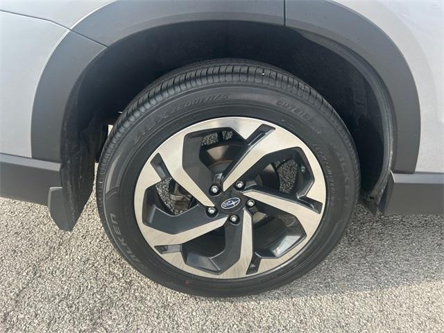 Photo of 2023 Ice Silver Metallic Subaru Forester
