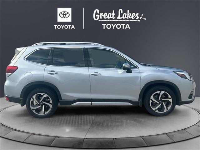 Photo of 2023 Ice Silver Metallic Subaru Forester