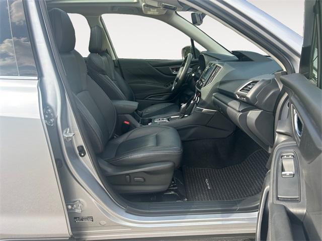 Photo of 2023 Ice Silver Metallic Subaru Forester