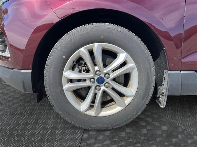 Photo of 2019 Burgundy Ford Edge