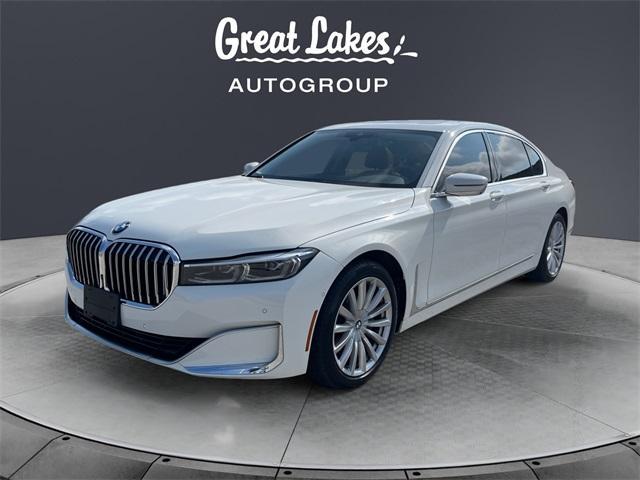 2022 BMW 740