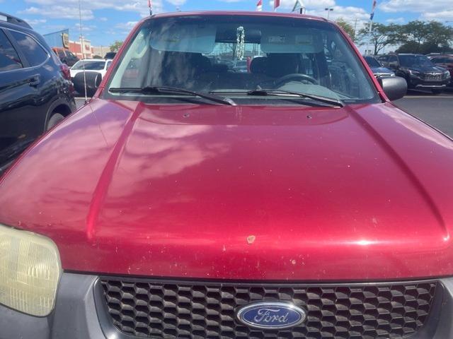 Photo of 2003 Red Fire Clearcoat Metallic Ford Escape