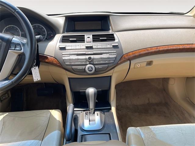 Photo of 2009 Taffeta White Honda Accord