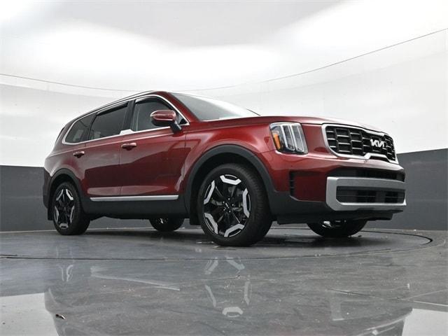 Photo of 2023 Red Kia Telluride