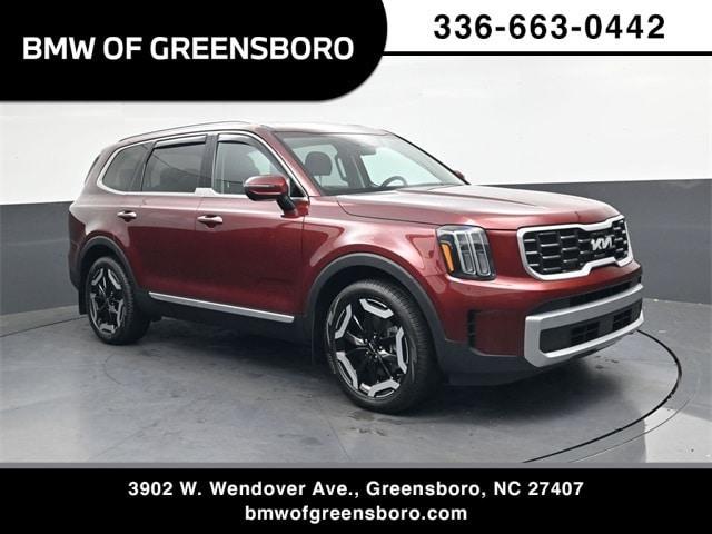 Photo of 2023 Red Kia Telluride