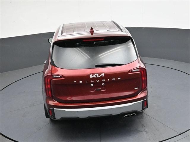 Photo of 2023 Red Kia Telluride