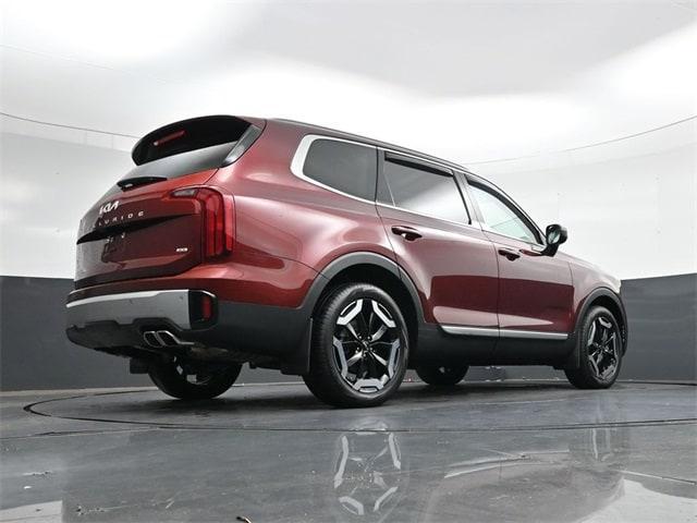 Photo of 2023 Red Kia Telluride