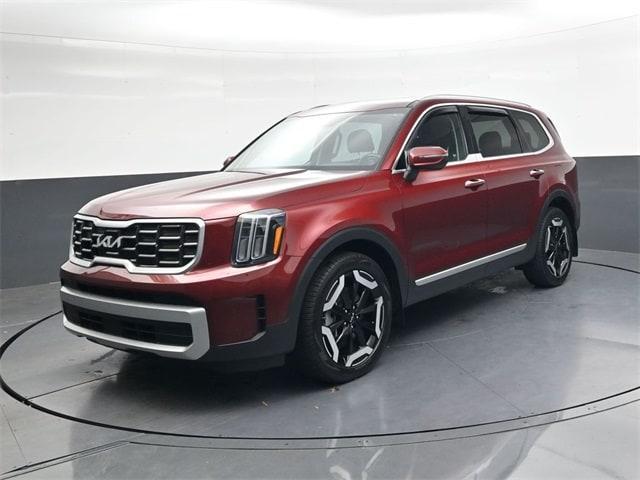 Photo of 2023 Red Kia Telluride