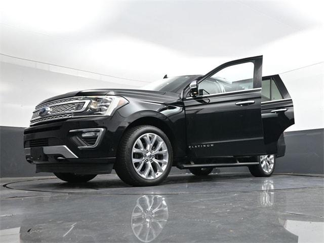 Photo of 2018 Shadow Black Ford Expedition