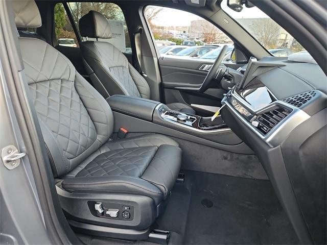 Photo of 2025 Skyscraper Gray Metallic BMW X5
