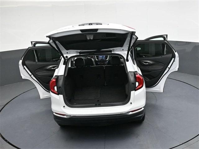 Photo of 2023 Summit White GMC Terrain