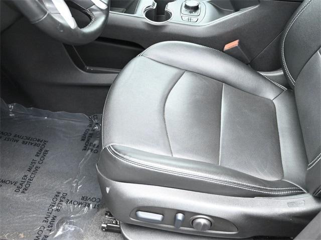 Photo of 2023 Summit White GMC Terrain
