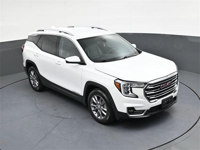Photo of 2023 Summit White GMC Terrain