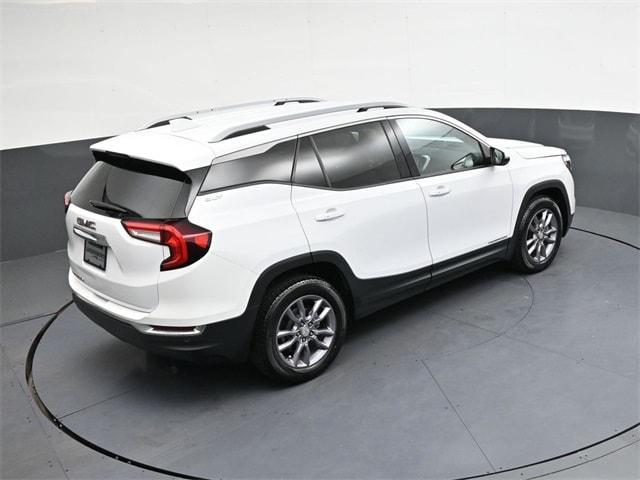 Photo of 2023 Summit White GMC Terrain