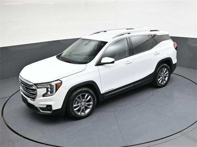 Photo of 2023 Summit White GMC Terrain
