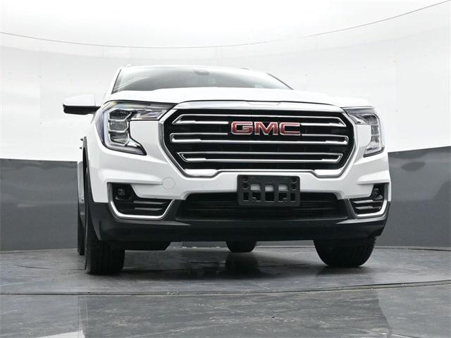 Photo of 2023 Summit White GMC Terrain