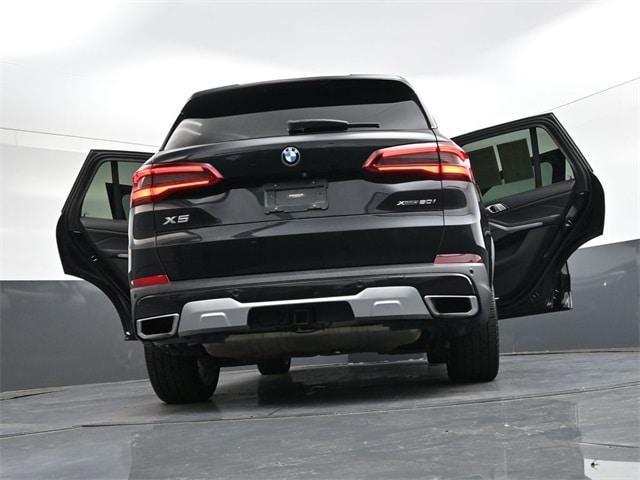 Photo of 2019 Black Sapphire Metallic BMW X5