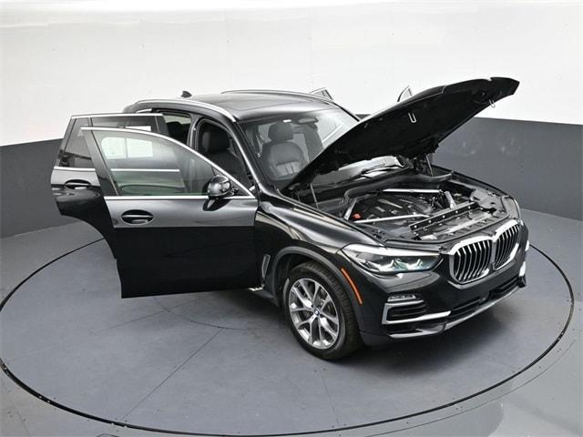 Photo of 2019 Black Sapphire Metallic BMW X5