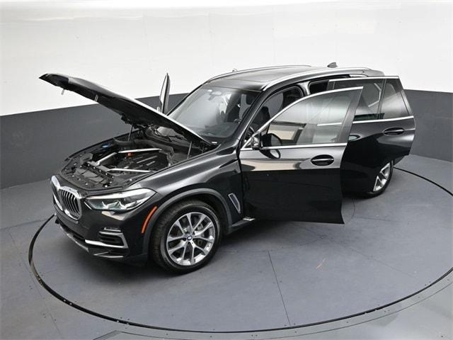 Photo of 2019 Black Sapphire Metallic BMW X5