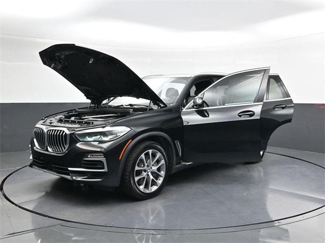 Photo of 2019 Black Sapphire Metallic BMW X5