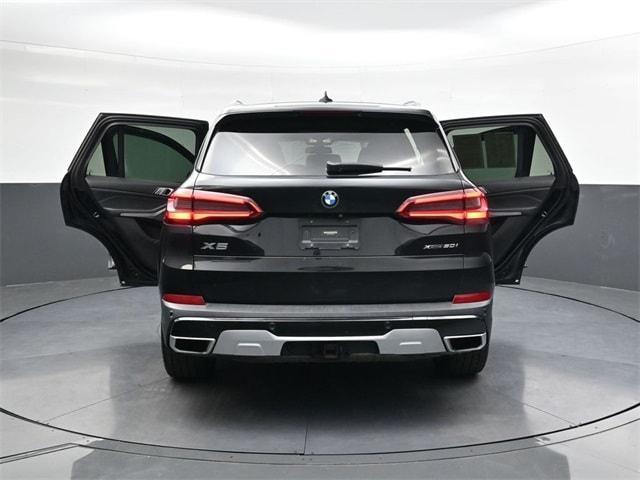Photo of 2019 Black Sapphire Metallic BMW X5