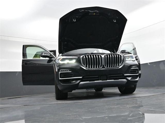 Photo of 2019 Black Sapphire Metallic BMW X5