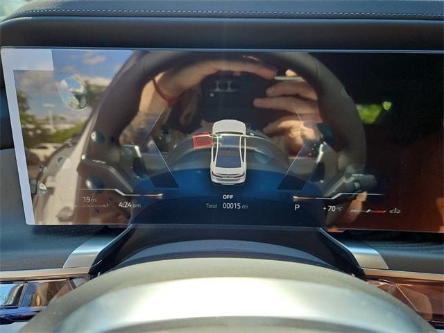 Photo of 2025 Mineral White Metallic BMW 760