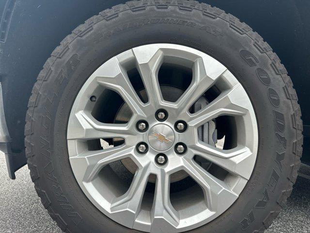 Photo of 2024 Black Chevrolet Silverado 1500