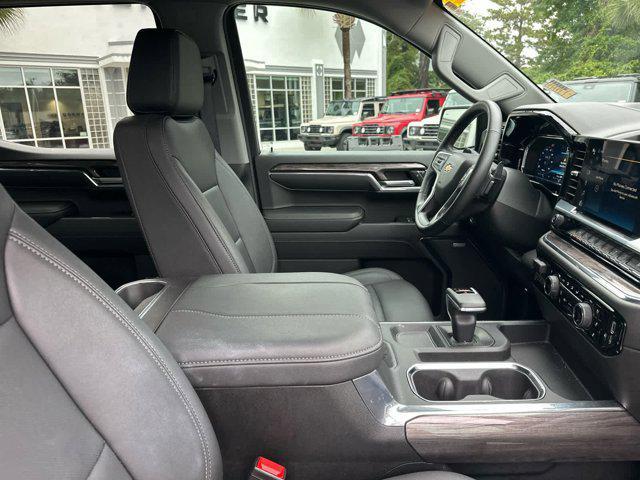 Photo of 2024 Black Chevrolet Silverado 1500