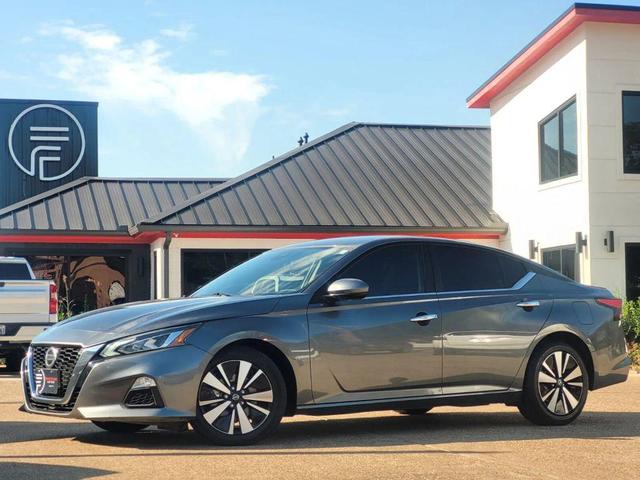 Photo of 2021 Gun Metallic Nissan Altima