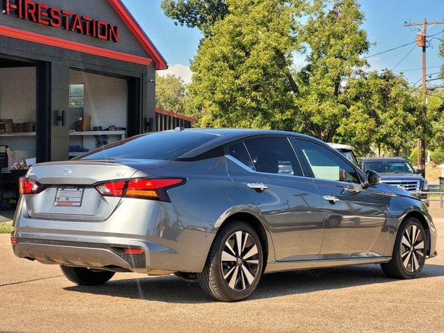 Photo of 2021 Gun Metallic Nissan Altima