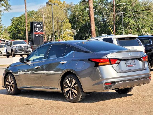 Photo of 2021 Gun Metallic Nissan Altima