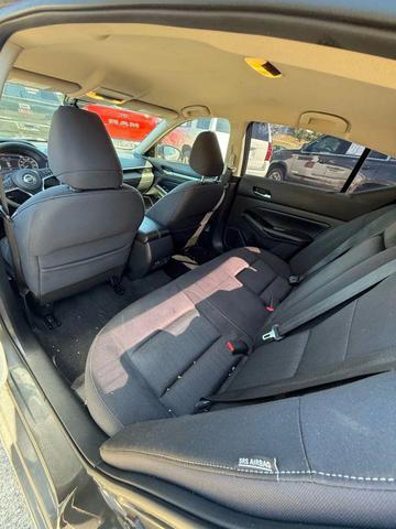 Photo of 2021 Gun Metallic Nissan Altima
