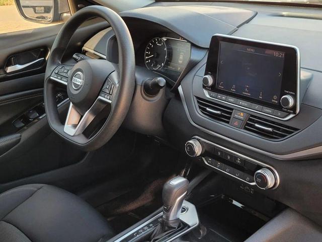 Photo of 2021 Gun Metallic Nissan Altima