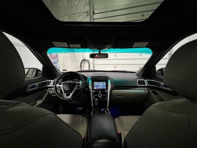 Photo of 2013 Black Ford Explorer