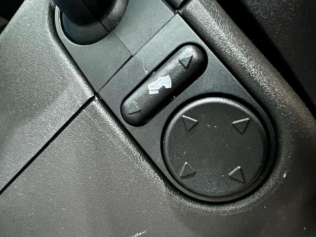 Photo of 2013 Black Ford Explorer