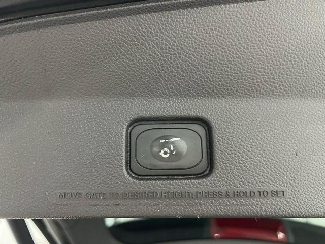 Photo of 2013 Black Ford Explorer